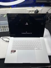 ASUS ZENBOOK UM5606WA-RK219W R9-HX370 32GB/1TB/W11 TAŞINABİLİR BİLGİSAYAR BEYAZ_DOA