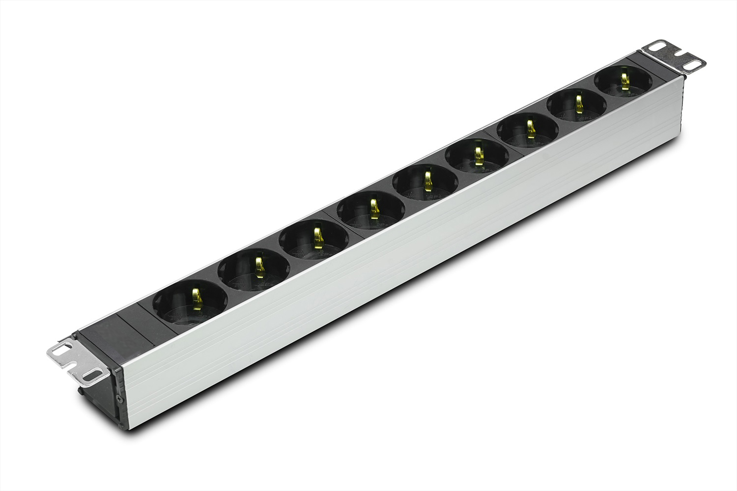Schuko (Alman / DIN 49440) Soketli Korumasız PDU
