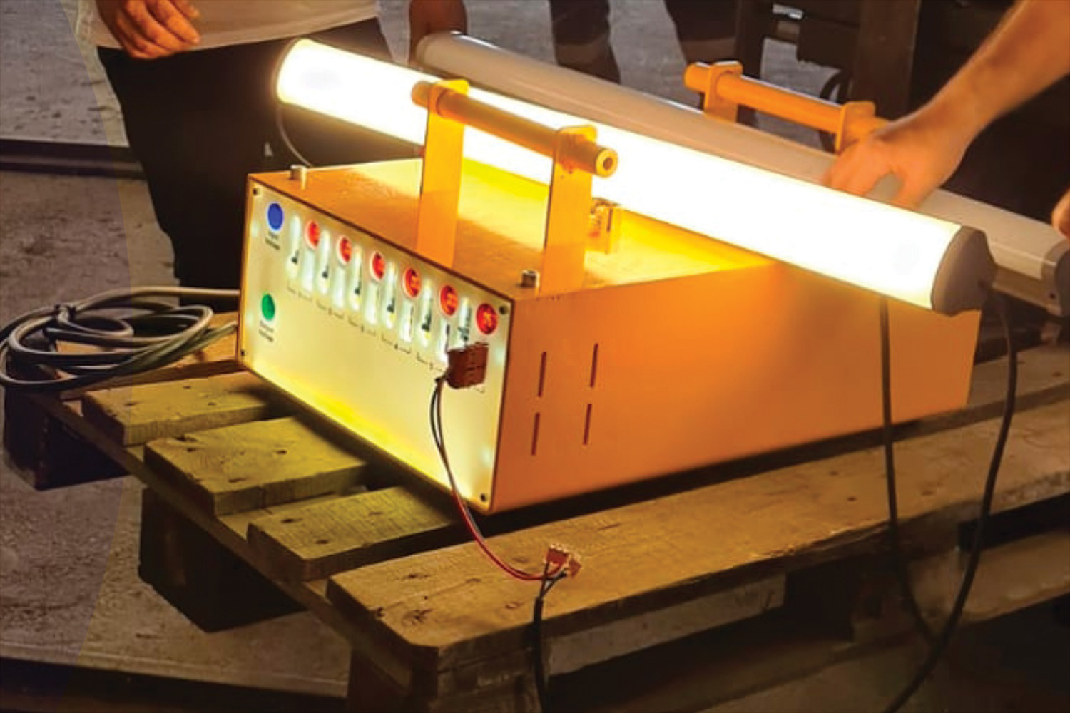 Zorlu Koşullarda Kullanıma Uygun Merkezi Güç Dağıtım Ünitesi