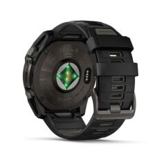 Garmin Fenix 8 – 51 mm Solar Sapphire Karbon Gri DLC Titanyum ve Siyah/Çakıl Grisi Silikon Kayış